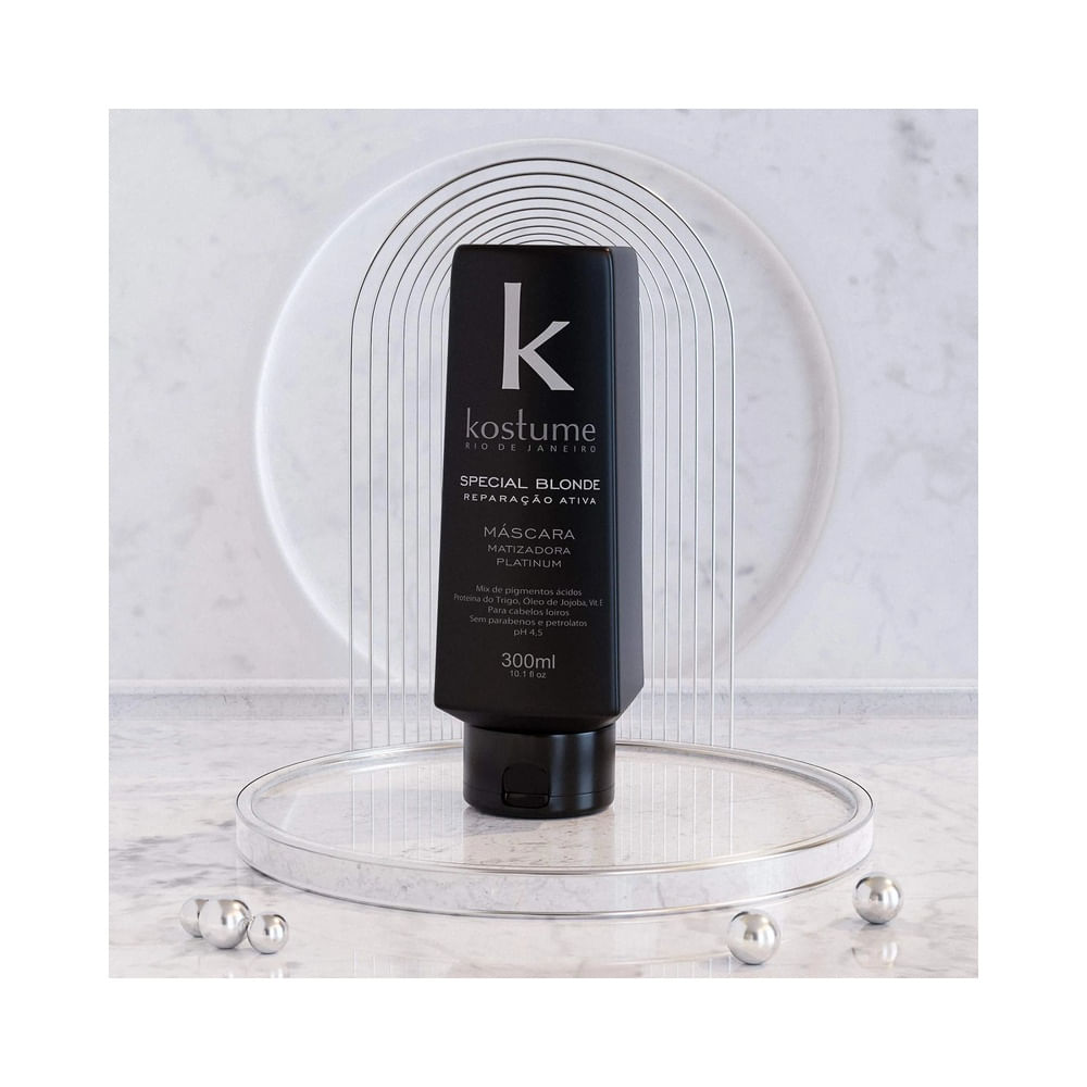 Máscara Matizadora Kostume Special Blonde Platinum 300ml sobre base transparente com fundo branco